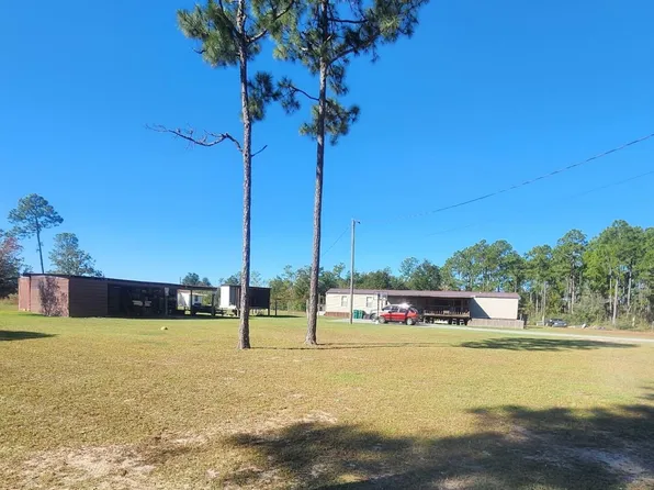 425 Coralvine Dr, Chipley, FL 32428