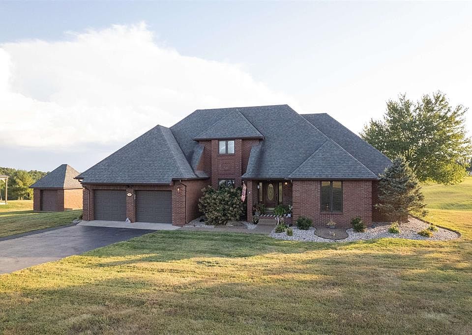 1st image of 185 Meadow Lake Ln