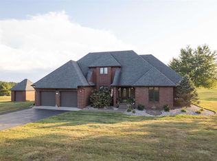 185 Meadow Lake Ln, Hardinsburg, KY 40143