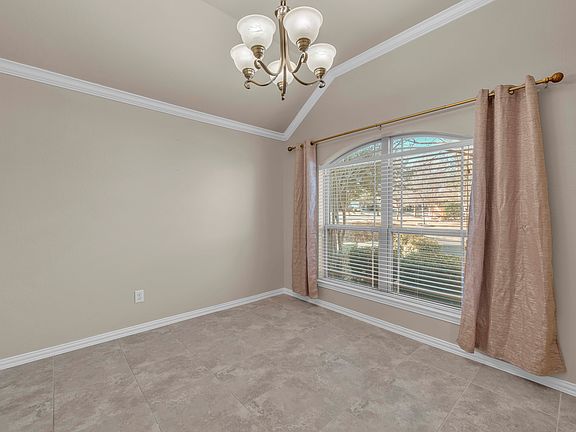 5th image of 1911 Autumn Run Ln