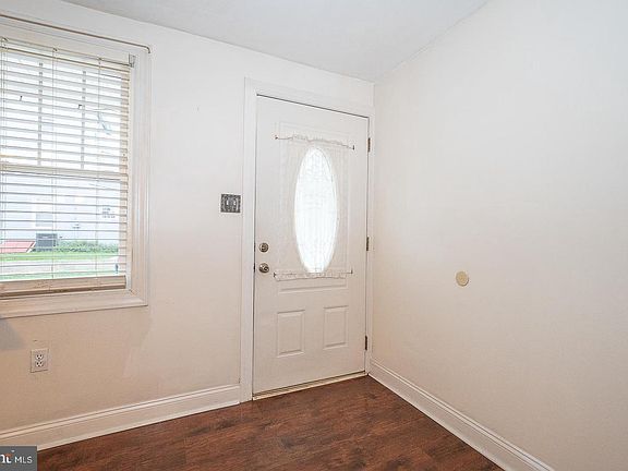 4th image of 1403 E 12th St