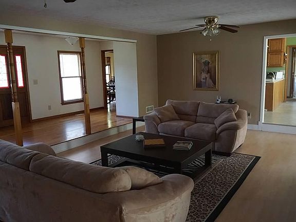5th image of 135 Anna Ln