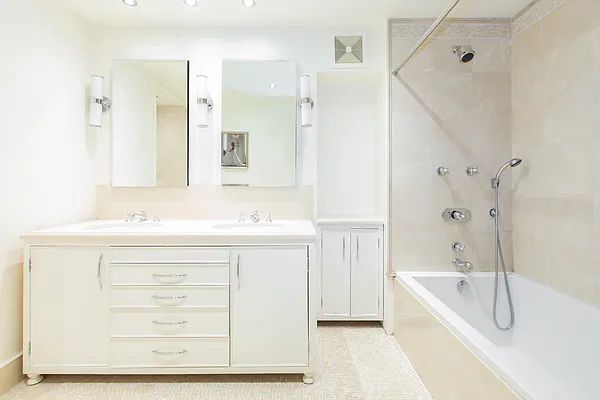 Rented by Compass | media 7