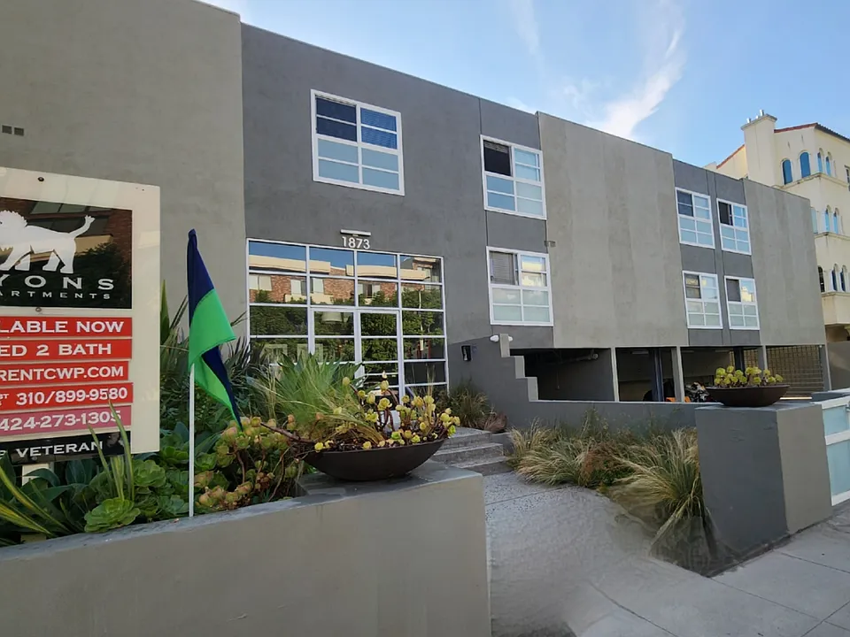 1873 Veteran Ave #1