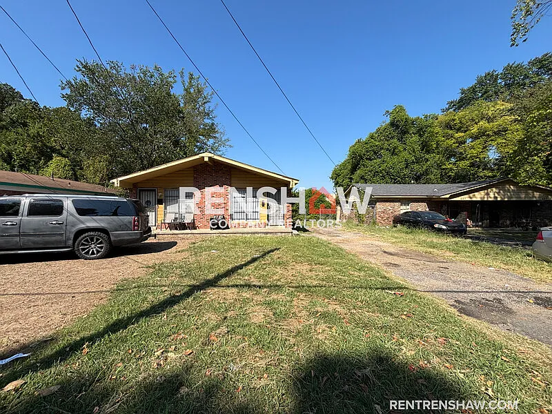 2 bed, 1.0 bath, 801 sqft, $795 — Photo 1