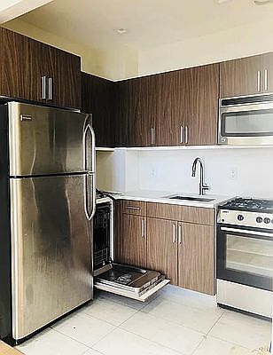 3rd image of 434 Manhattan Ave #4R