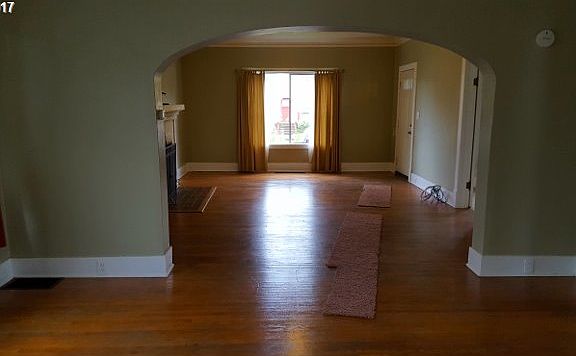 5th image of 937 Norway St NE