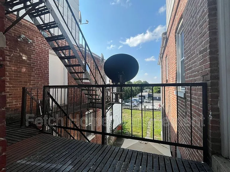 736 E King St #3 — Photo 6