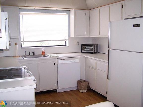 4th image of 10145 Sunrise Lakes Blvd APT 410