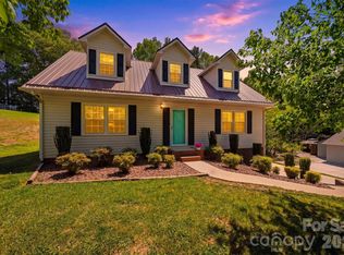 4455 Magnolia Ln, Hudson, NC 28638