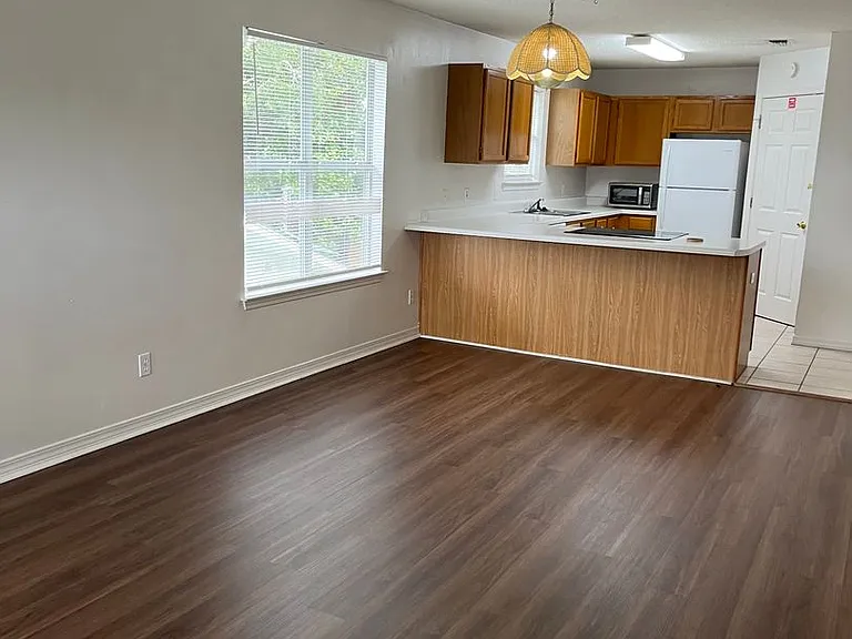 567 Florosa Ct — Photo 2