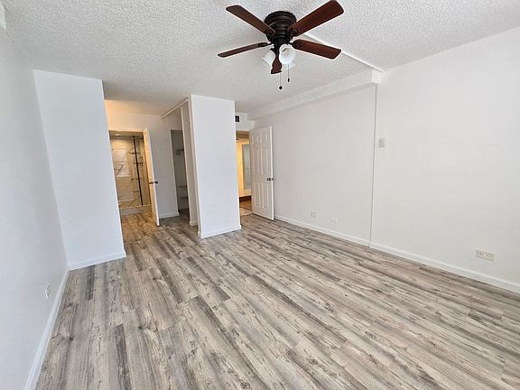 5th image of 3730 Inverrary Dr APT 1I