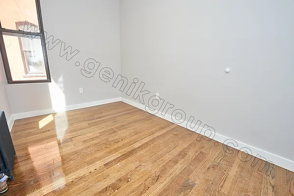 Rented by Genik Group Corp | media 27