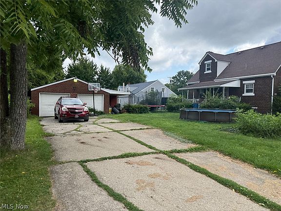 5th image of 800 Tenney Ave