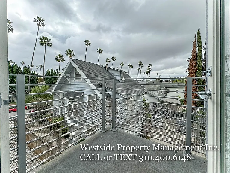 1823 N Van Ness Ave — Photo 20