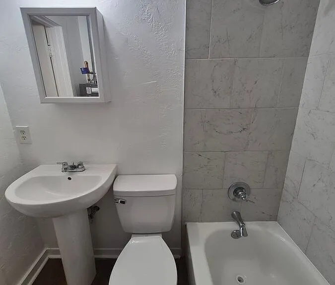 102 N 11th St #A — Photo 18