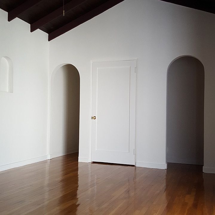 1st image of 939 Parkman Ave APT 3