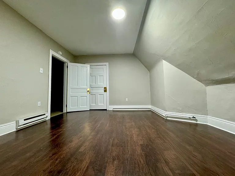 1749 Crafton Blvd #4 — Photo 5