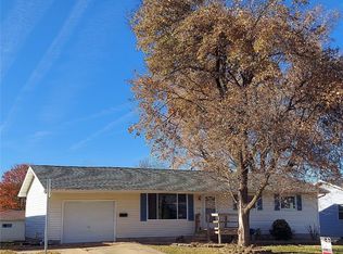 2340 27th St, Marion, IA 52302