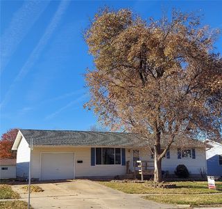 2340 27th St, Marion, IA, 52302