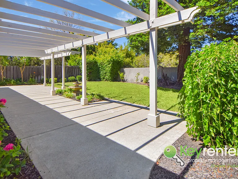 116 Corral Cir — Photo 32