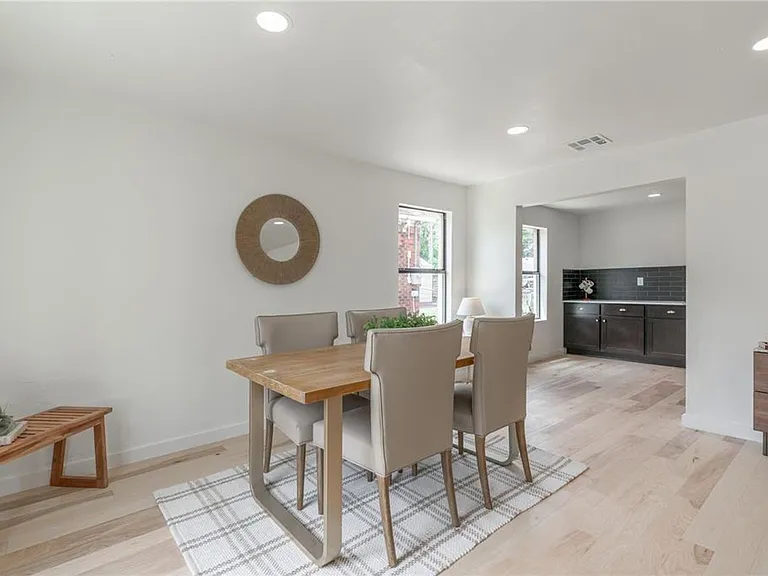 2213 NE 18th St — Photo 10