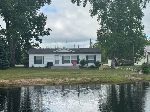 304 Lake James Dr, Prudenville, MI 48651