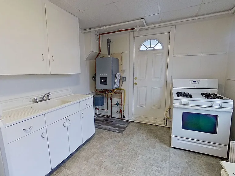 31 E High St #2 — Photo 4