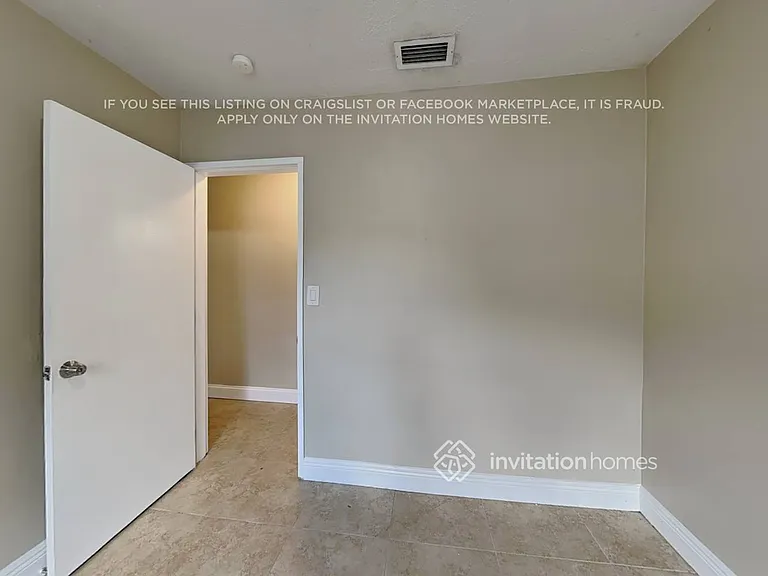 1410 N 70th Ter — Photo 13