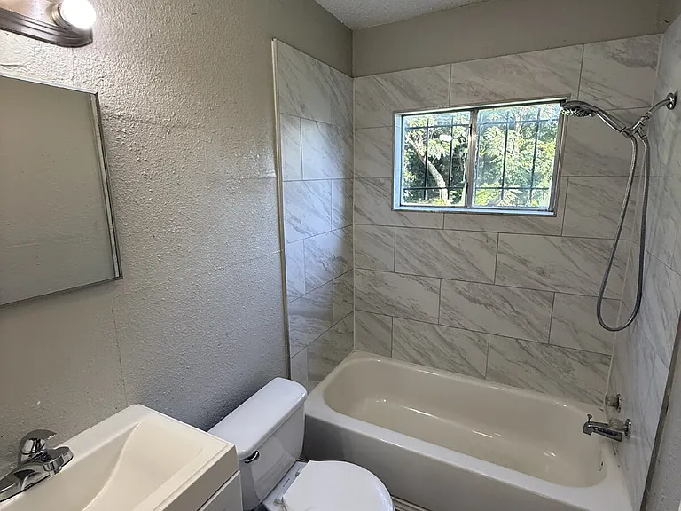2213 Lea Crest Dr — Photo 9