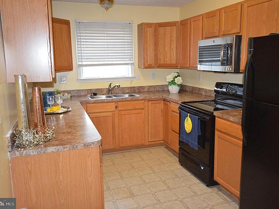 2nd image of 39 Sophie Ln