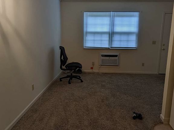 2nd image of 1341 Walker St #C