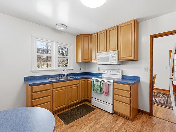 2nd image of 405 N River Rd