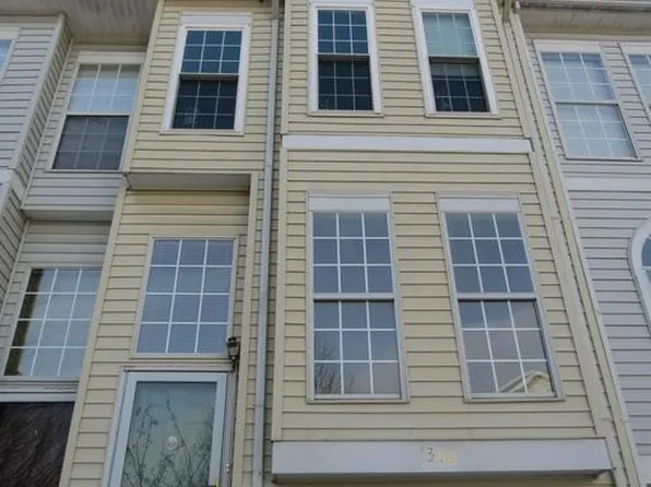 1302 Hampshire Dr #2B, Frederick, MD 21702