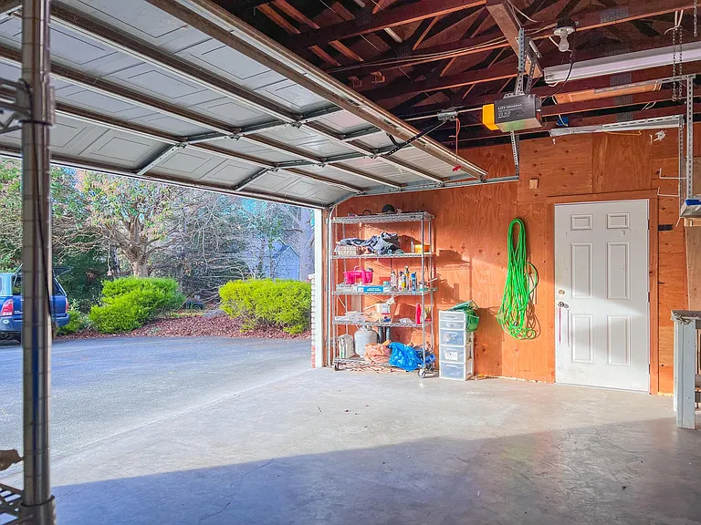 1725 Camellia Dr — Photo 4