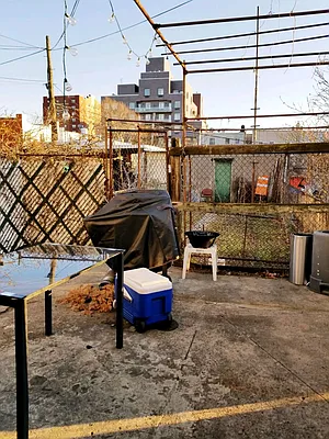 Rented by NYLA Realty | media 8