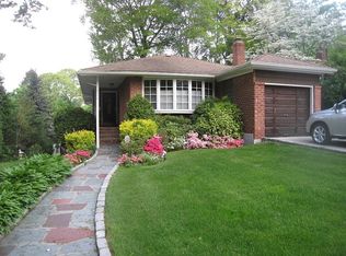 5034 Deepdale Pl, Little Neck, NY 11362