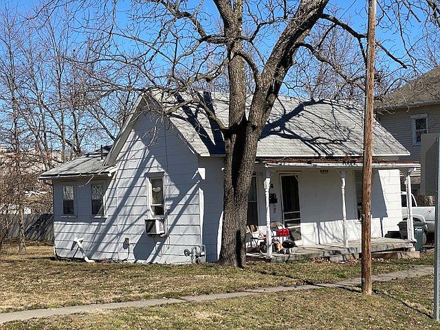 2nd image of 116 W Prospect St