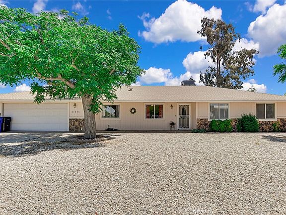 2nd image of 21495 Minodoka Rd
