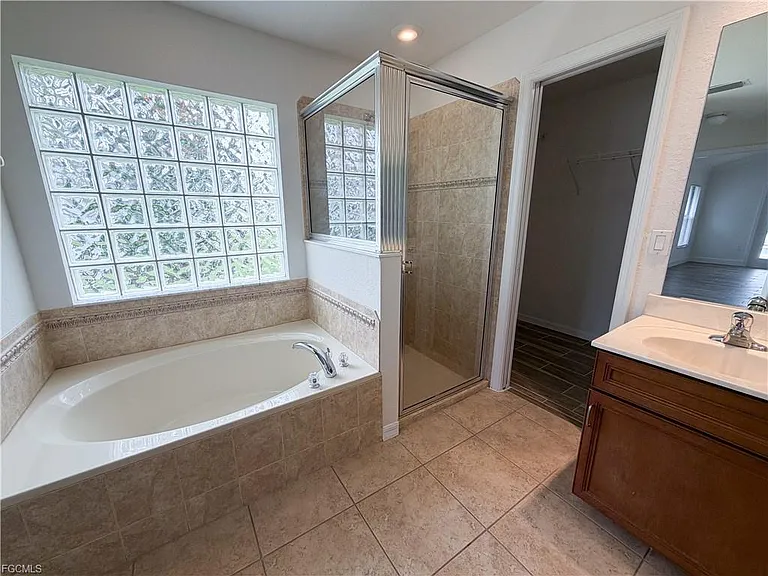 2110 SW 38th Ter — Photo 25