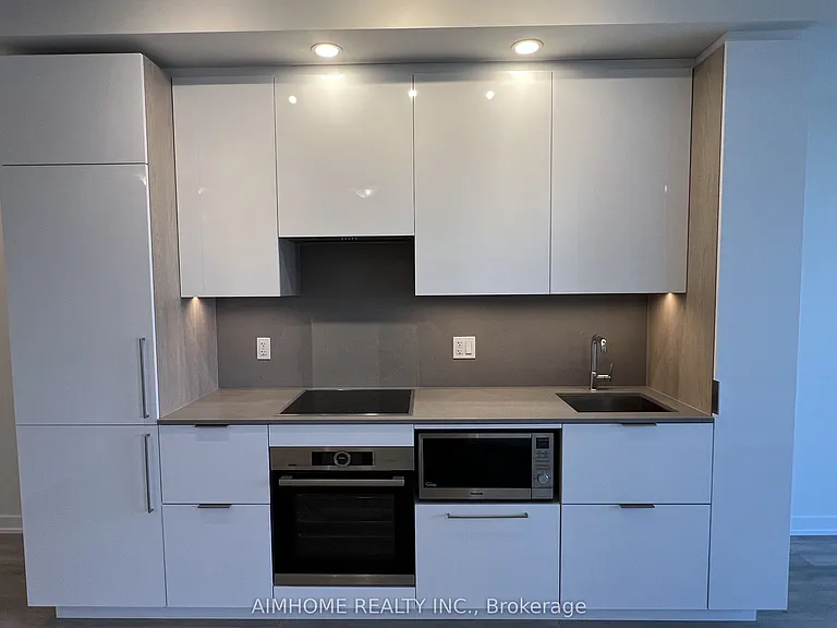 28 Freeland St #2305 — Photo 9