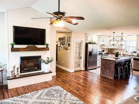 4th image of 379 Jaybird Ln