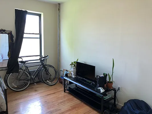 Rented by Arvik Group Real Estate | media 4