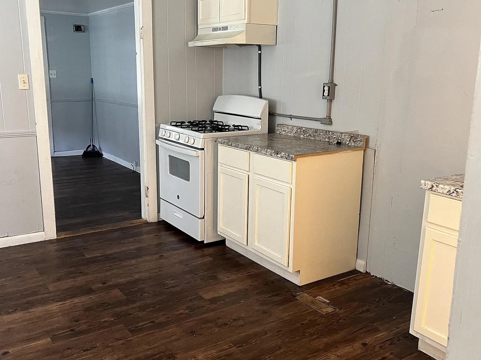 1302 Southern Avenue - 1 — Photo 1