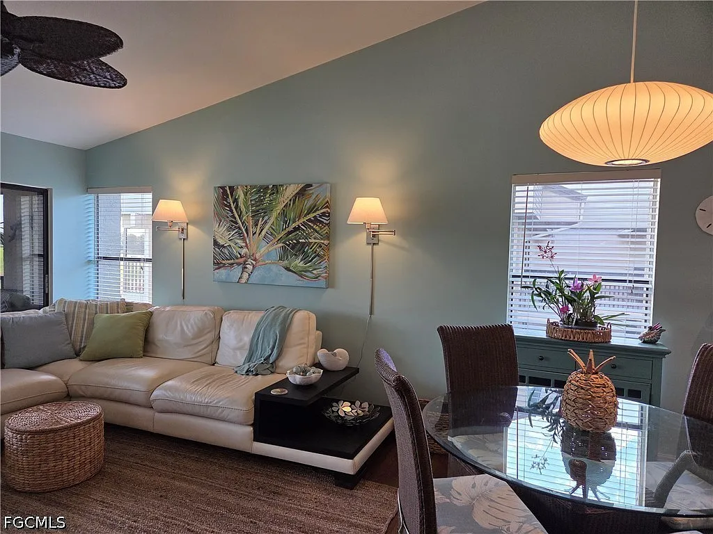 2 bed, 2.0 bath, 1174 sqft, $4,500 — Photo 4