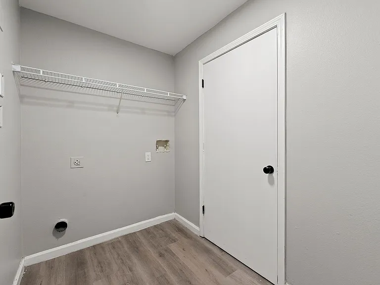 2000 Oasis — Photo 12