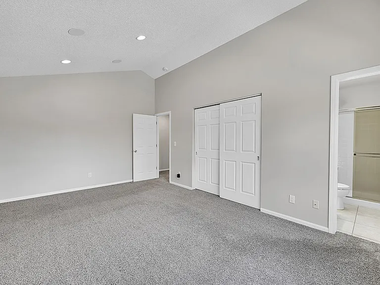 15165 Chelmsford St — Photo 15