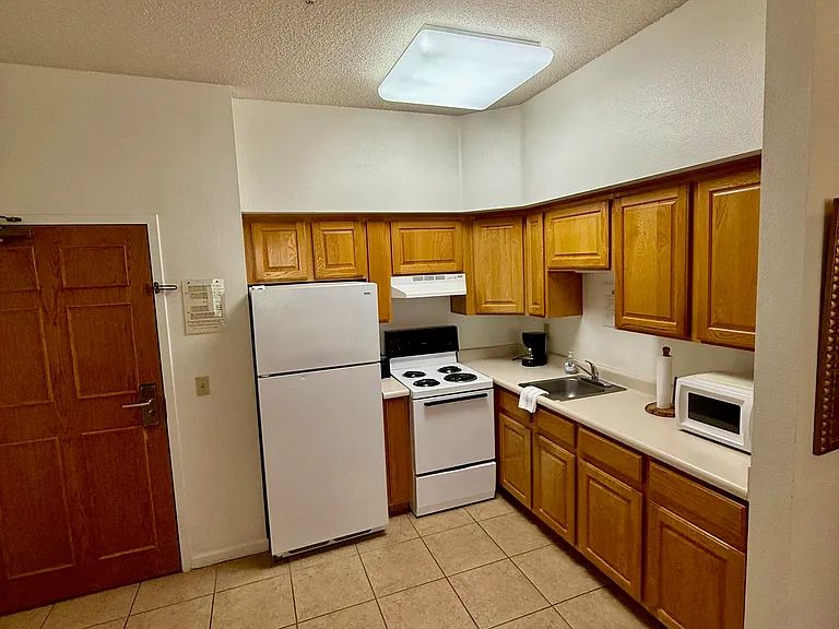 555 Highland Dr #115 — Photo 5
