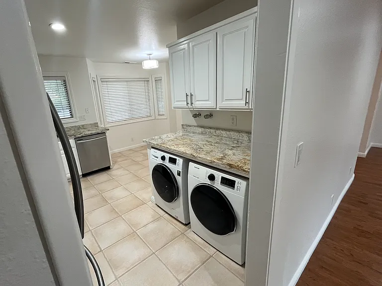 435 Alberto Way #4 — Photo 9
