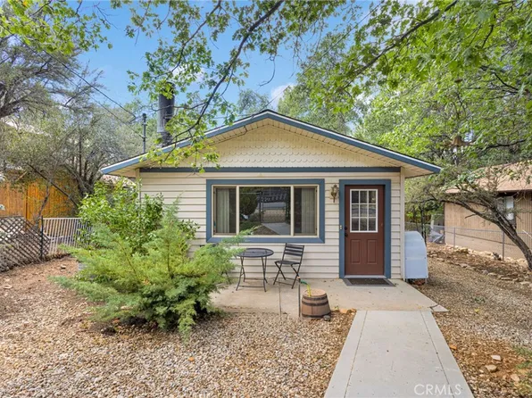 412 San Bernardino Ave, Sugarloaf, CA 92386